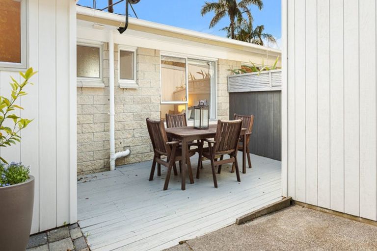 Photo of property in 67 Brigantine Drive, Beach Haven, Auckland, 0626