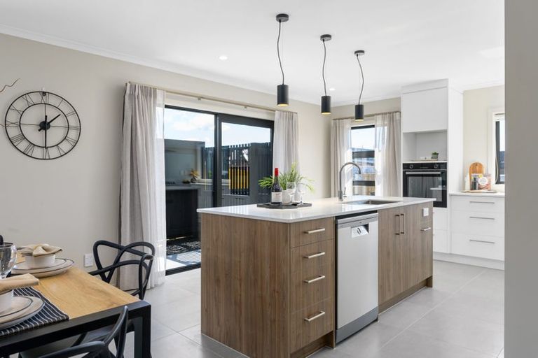 Photo of property in 37 Earp Crescent, Chartwell, 3210