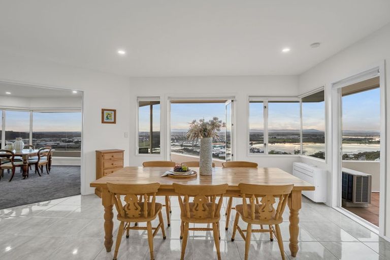 Photo of property in 126 Cannon Hill Crescent, Mount Pleasant, Christchurch, 8081