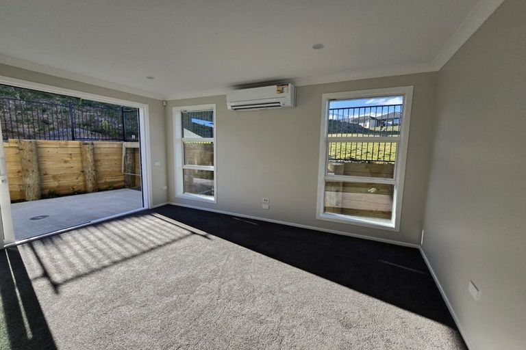 Photo of property in 6a Te Arapito Close, Aotea, 5024
