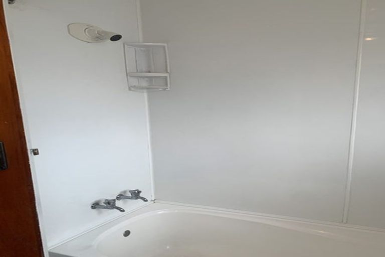 Photo of property in 5 Dennis Road, Papatoetoe, Auckland, 2025