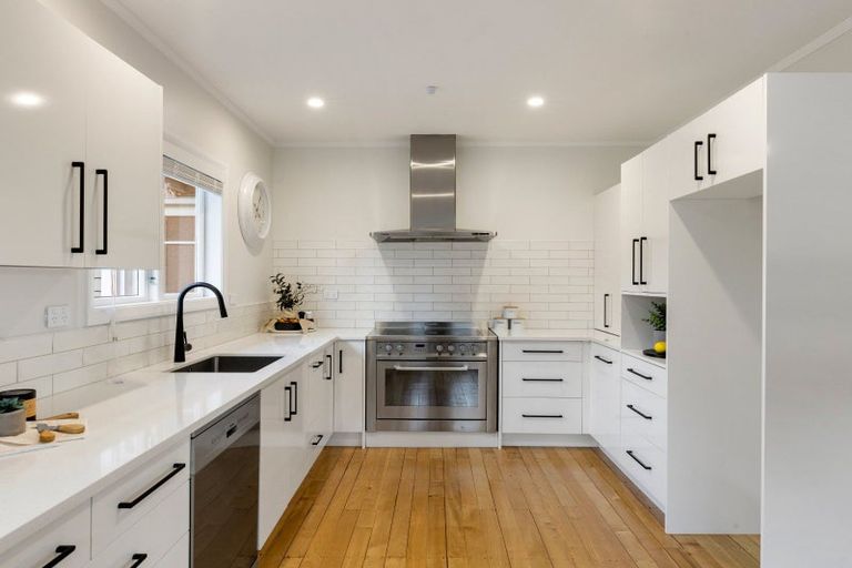 Photo of property in 8 Saint Winifreds Avenue, Hamilton East, Hamilton, 3216