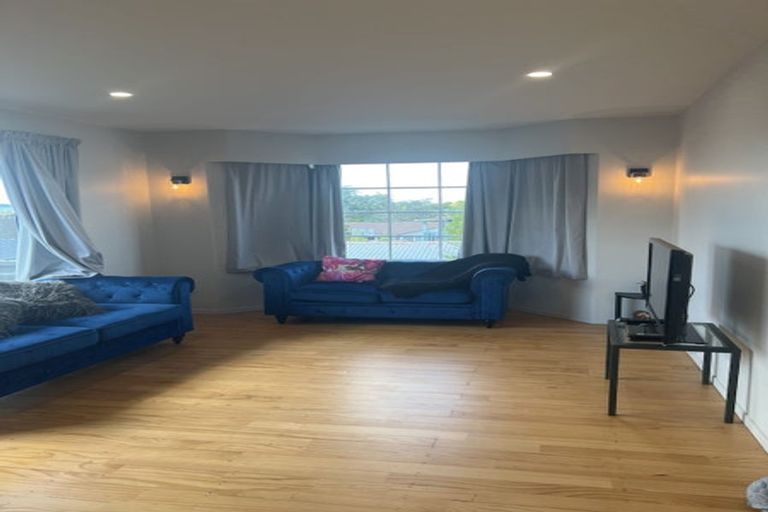 Photo of property in 50a Weldene Avenue, Glenfield, Auckland, 0629