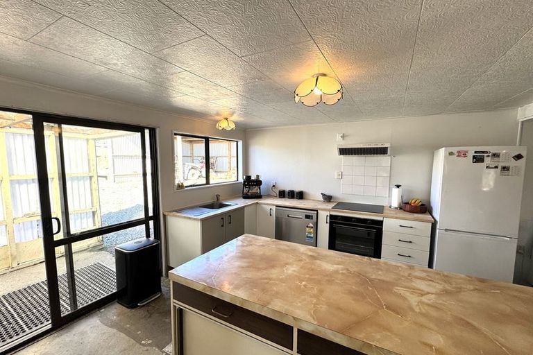 Photo of property in 82 Salcombe Street, Kaitangata, 9210