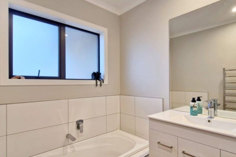 Photo of property in 20 Snappers Lane, Foxton Beach, Foxton, 4815