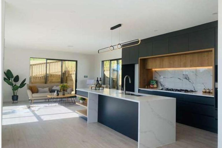 Photo of property in 52 Pukemarino Road, Waimauku, 0812