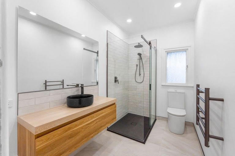 Photo of property in 14 Rimu Street, Strandon, New Plymouth, 4312