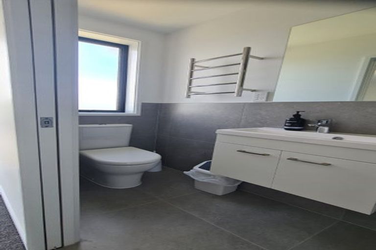 Photo of property in 2 Rimu Road, Mangere Bridge, Auckland, 2022