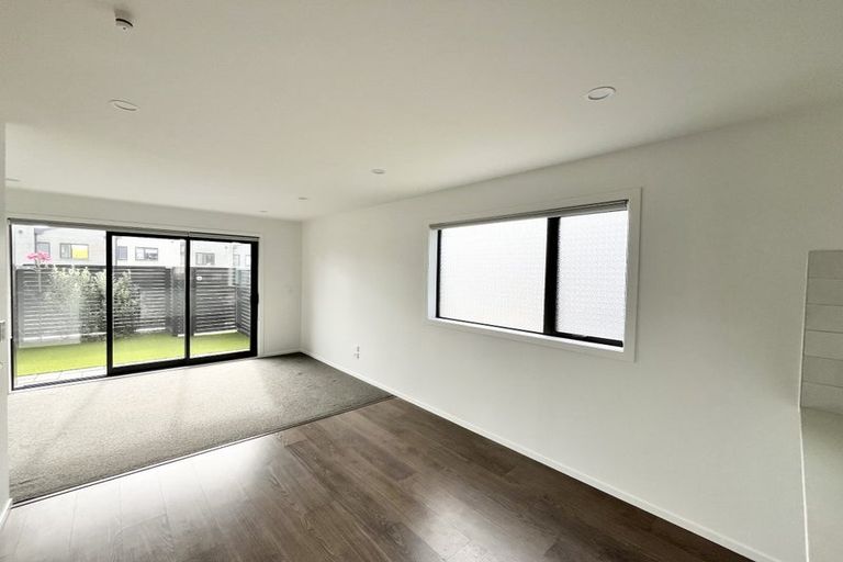 Photo of property in 27/28 Westgate Drive, Westgate, Auckland, 0614