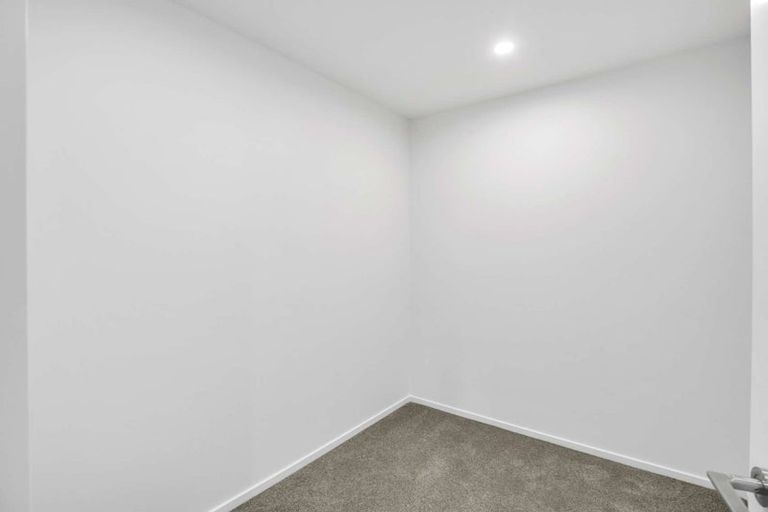 Photo of property in 15 Ivan Mauger Place, Rolleston, 7615