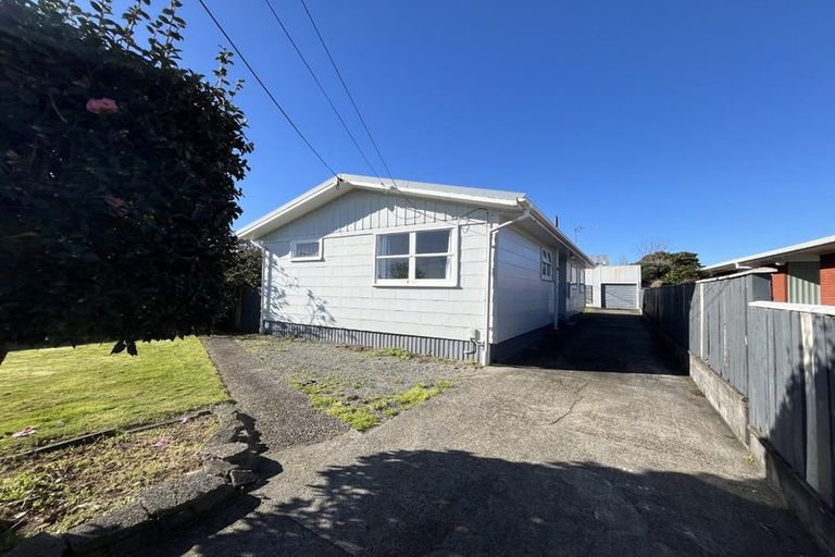 Photo of property in 21 Manu Crescent, Upper Vogeltown, New Plymouth, 4310