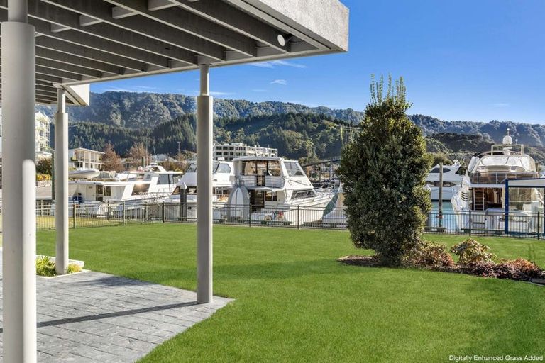 Photo of property in 39 Waikawa Road, Picton, 7220