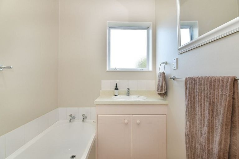 Photo of property in 96c Lakeside Drive, Orewa, 0931