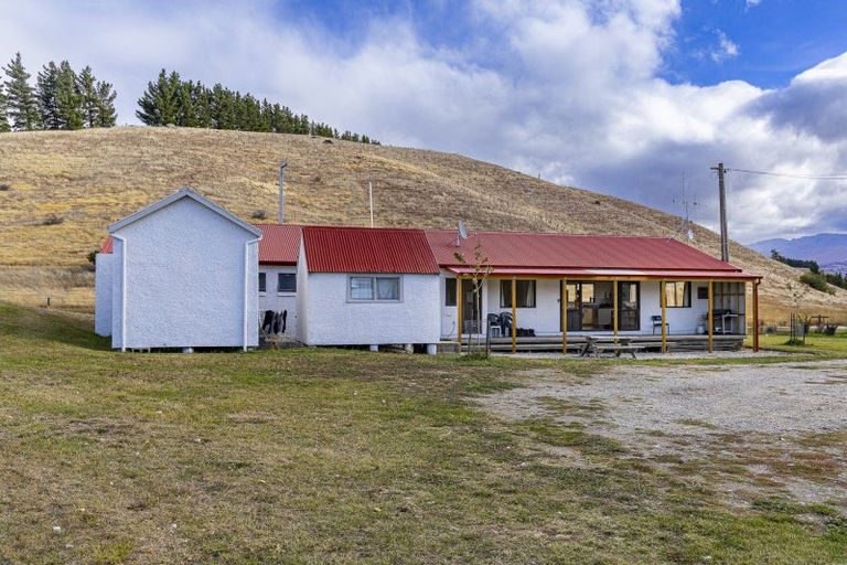 Photo of property in 42 Kawiu Road, Levin, 5510