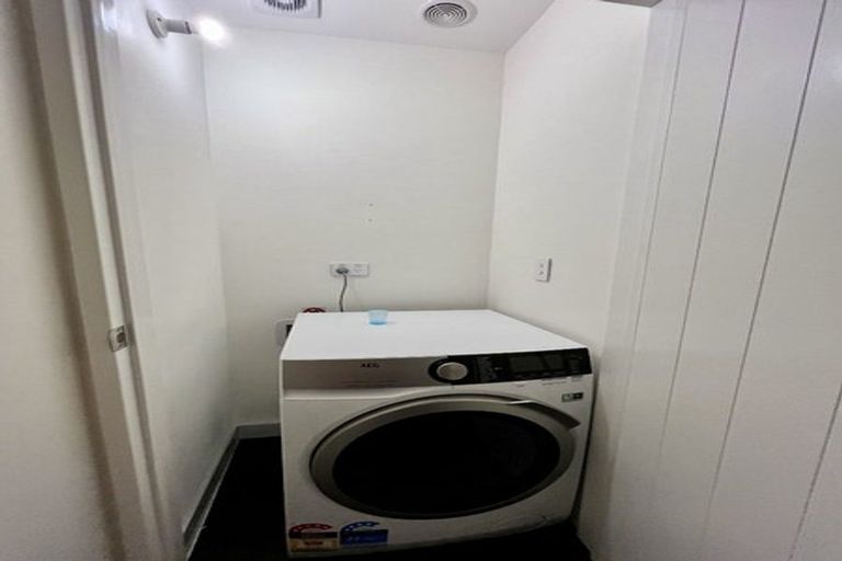 Photo of property in 17/26 Springvale Drive, Fairview Heights, Auckland, 0632