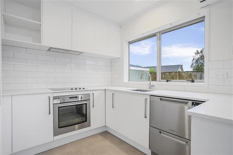 Photo of property in 14 Russett Grove, Henderson, Auckland, 0612