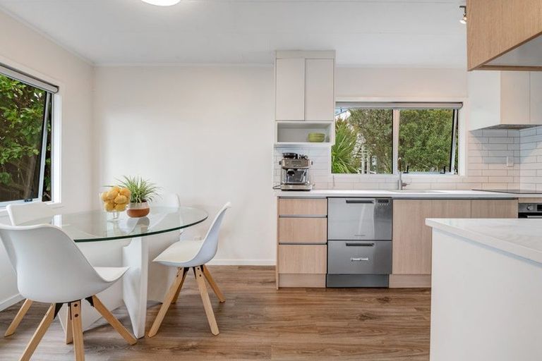 Photo of property in 10a Felicity Place, Unsworth Heights, Auckland, 0632