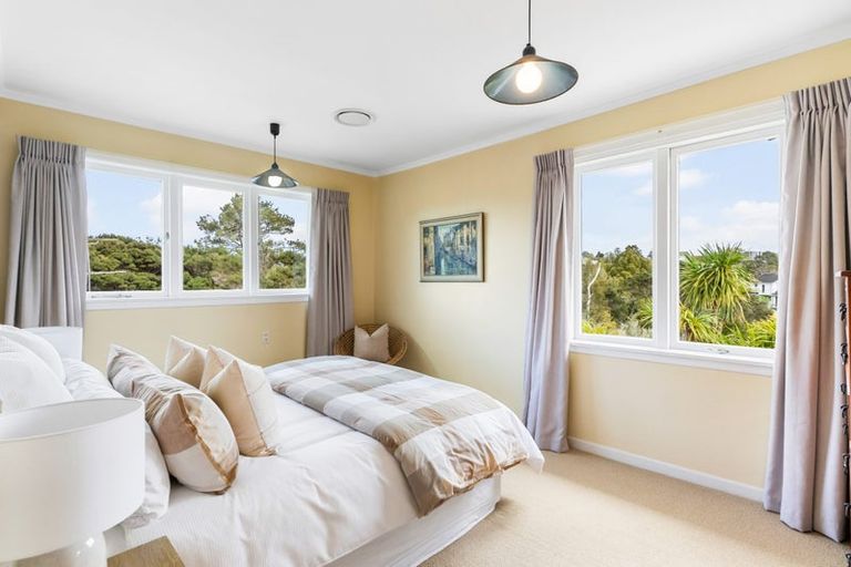 Photo of property in 2/18 Felstead Street, Birkenhead, Auckland, 0626