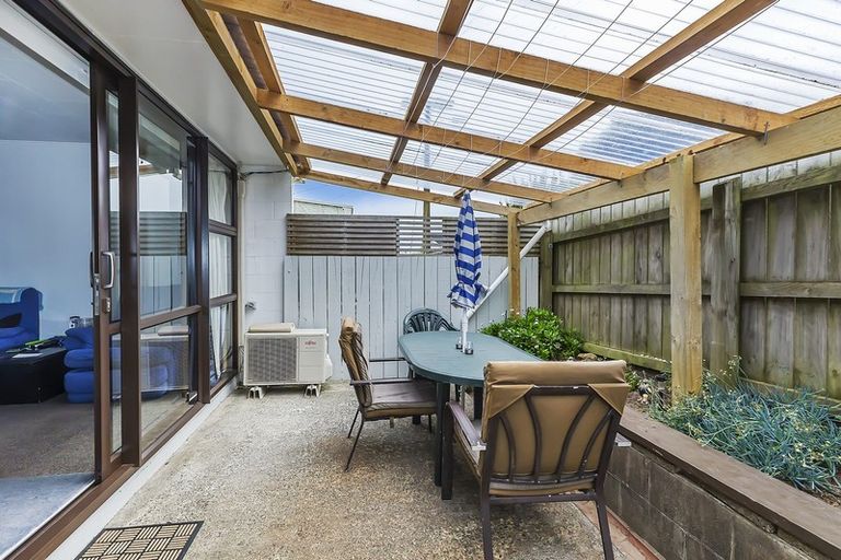 Photo of property in 22f3 Park Avenue, Titahi Bay, Porirua, 5022