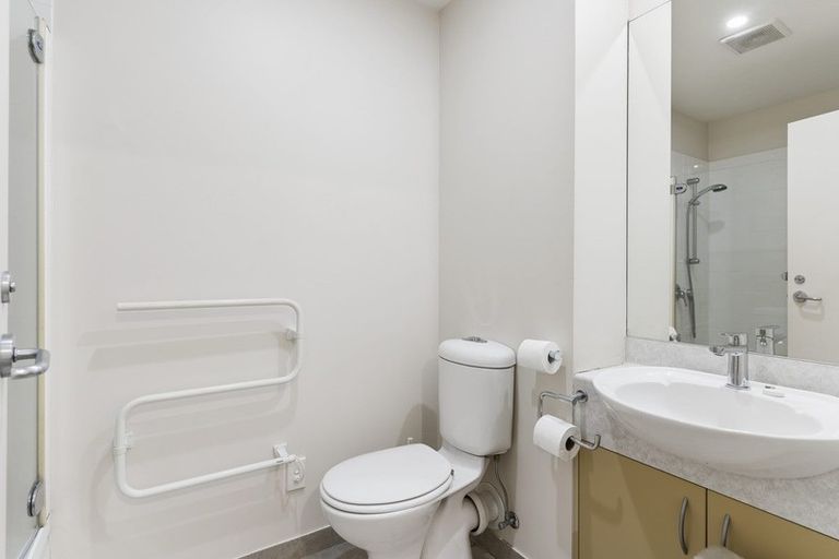 Photo of property in 12 Maunganui Road, Mount Maunganui, 3116