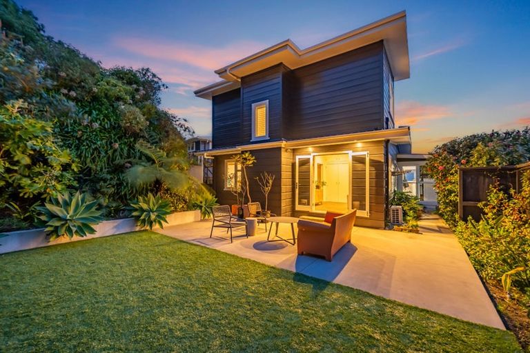 Photo of property in 42 Lohia Street, Khandallah, Wellington, 6035