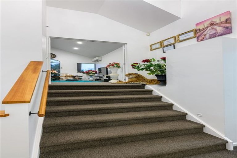 Photo of property in 10 San Pablo Way, Henderson, Auckland, 0612