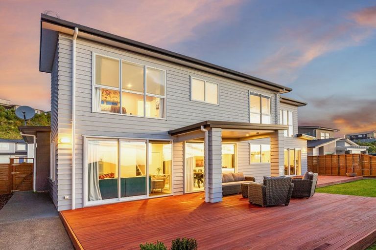 Photo of property in 3 Okataina Way, Aotea, Porirua, 5024