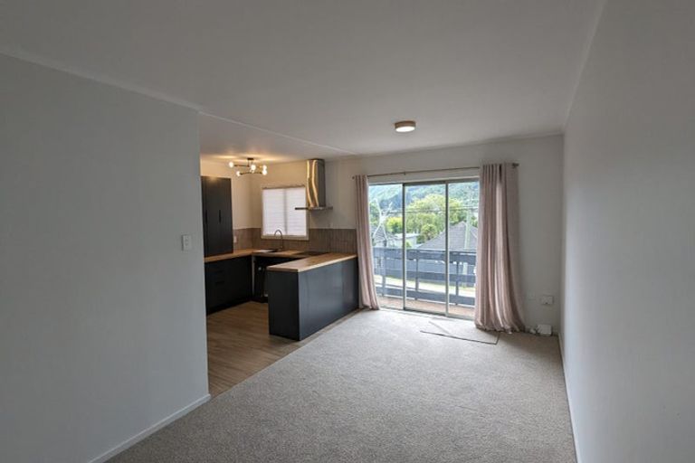 Photo of property in 1/6 Main Road, Wainuiomata, Lower Hutt, 5014