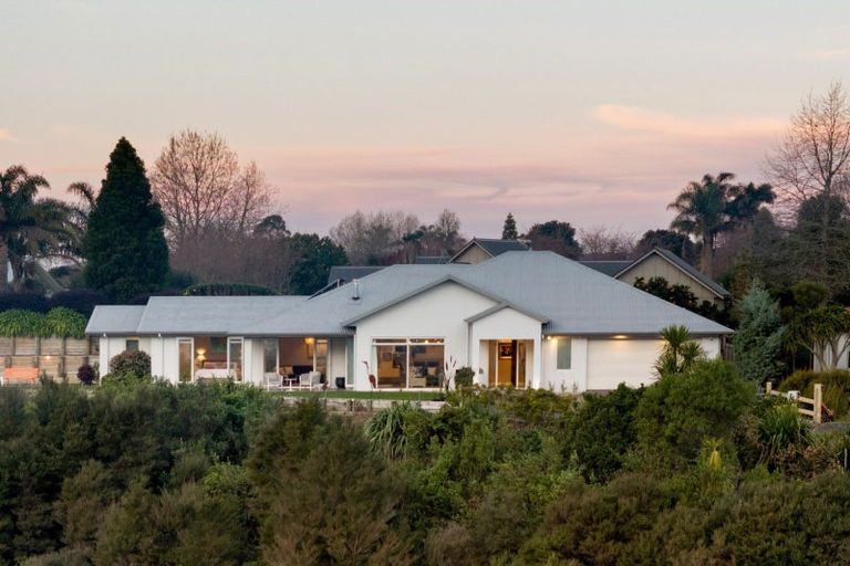 Photo of property in 40 Broadwater Close, Pyes Pa, Tauranga, 3112