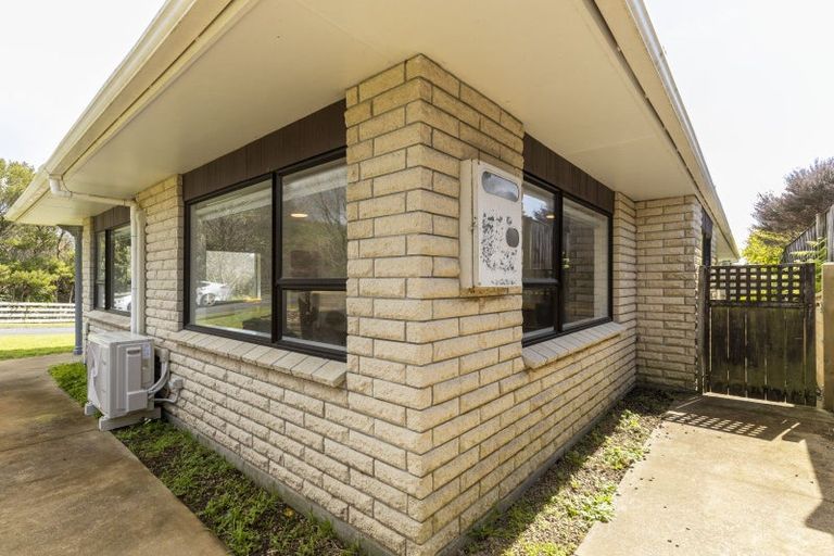 Photo of property in 2 Squire Place, Blagdon, New Plymouth, 4310