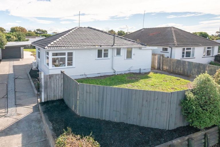Photo of property in 329 Wainoni Road, Avondale, Christchurch, 8061