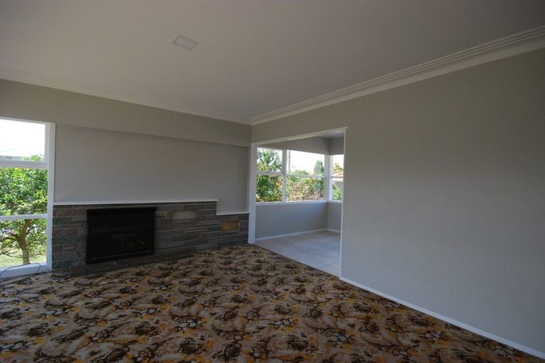 Photo of property in 27 Eddowes Street, Manurewa, Auckland, 2102