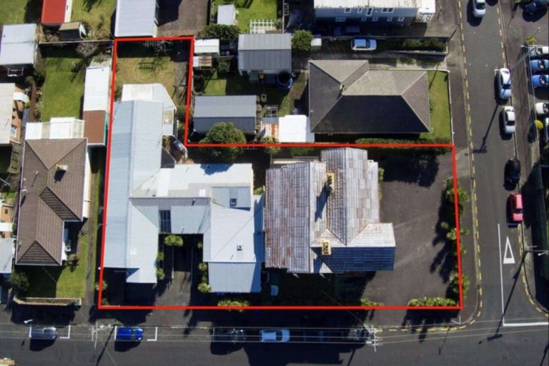 Photo of property in 26 Weymouth Street, New Plymouth, 4310