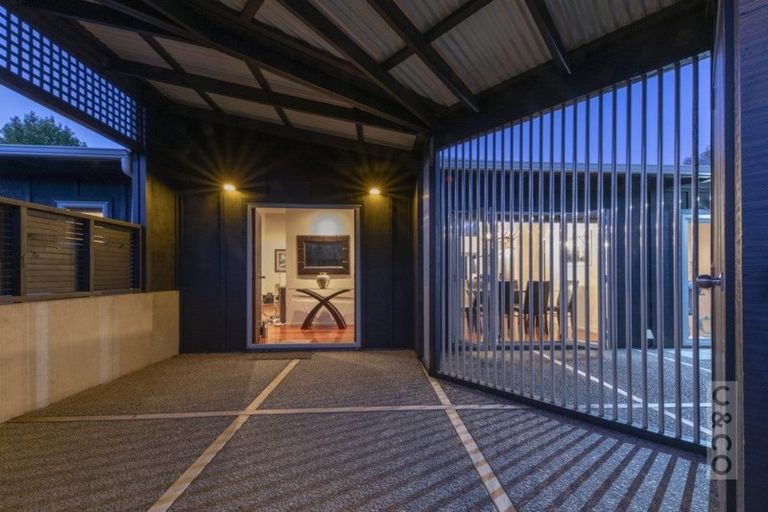 Photo of property in 8 Pineview Lane, Helensville, 0875