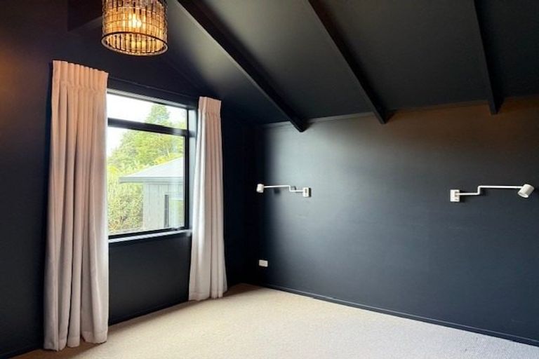 Photo of property in 2 Keam Way, Welcome Bay, Tauranga, 3112