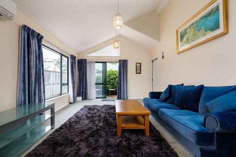 Photo of property in Miramar Villas, 6u7 Brussels Street, Miramar, Wellington, 6022