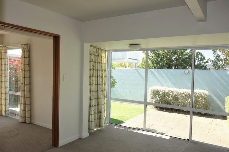 Photo of property in 2/511 Durham Street North, St Albans, Christchurch, 8014