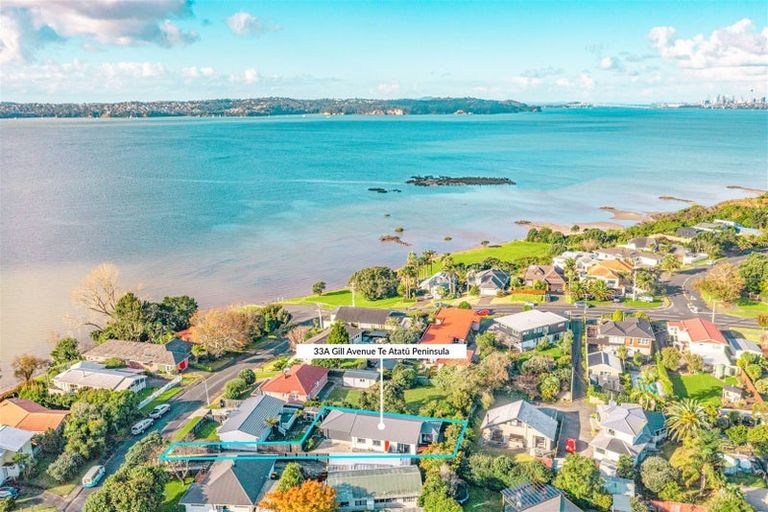 Photo of property in 33a Gill Avenue, Te Atatu Peninsula, Auckland, 0610