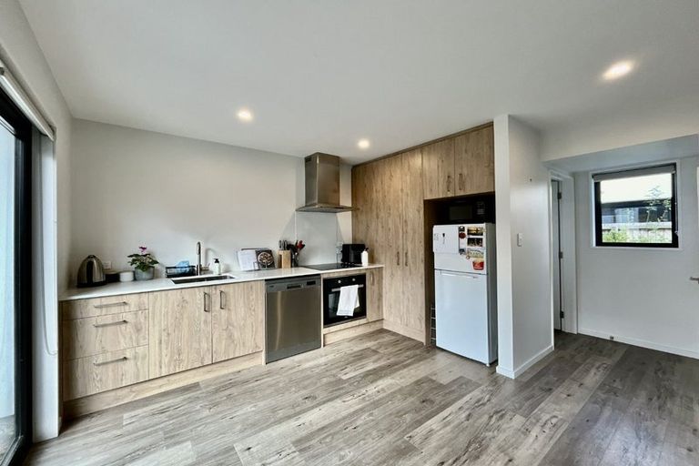 Photo of property in 1/52 Hills Road, Edgeware, Christchurch, 8013
