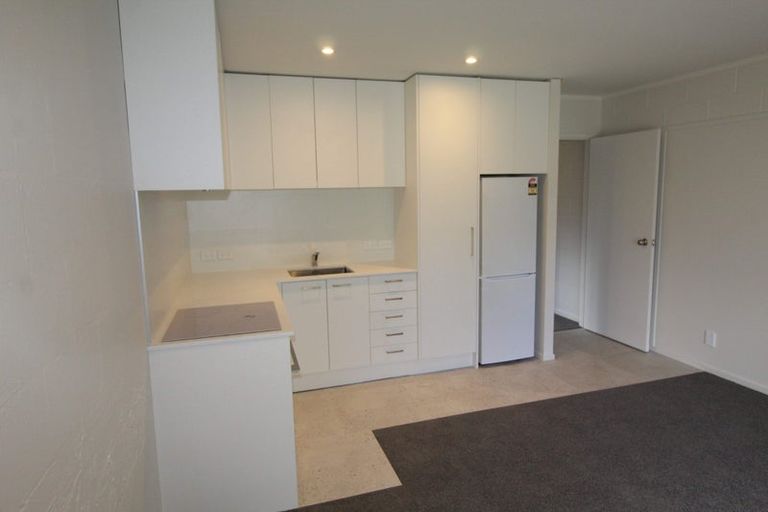 Photo of property in 25 Kamara Road, Glen Eden, Auckland, 0602