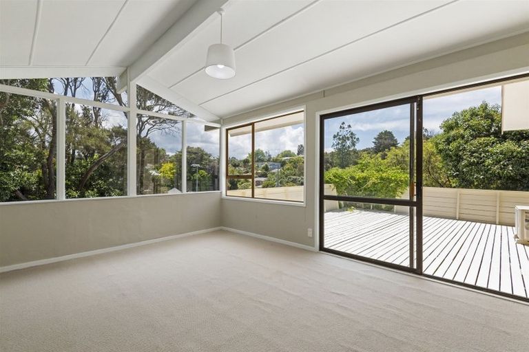 Photo of property in 17 Kororo Street, Northcote, Auckland, 0627