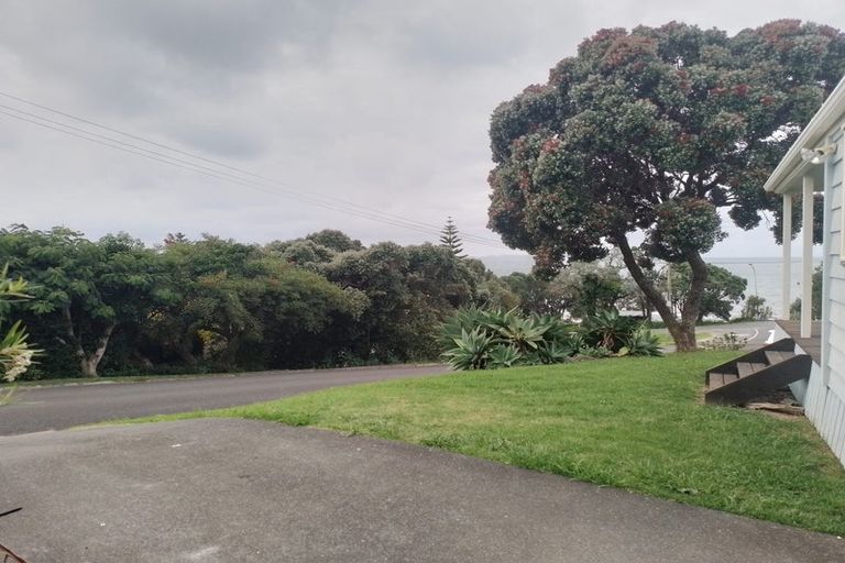 Photo of property in 2/10 Seaview Road, Glenfield, Auckland, 0629