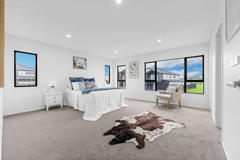 Photo of property in 11 Seagreen Avenue, Rosehill, 2113