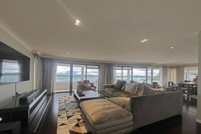 Photo of property in 2 Bucklands Beach Road, Bucklands Beach, Auckland, 2012