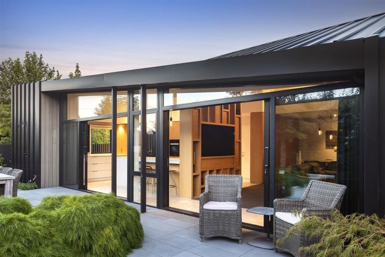 Photo of property in 7 Allister Avenue, Merivale, Christchurch, 8014