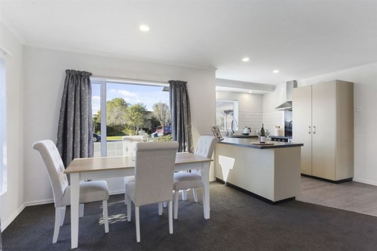 Photo of property in 33 Kirsten Place, Parklands, Christchurch, 8083