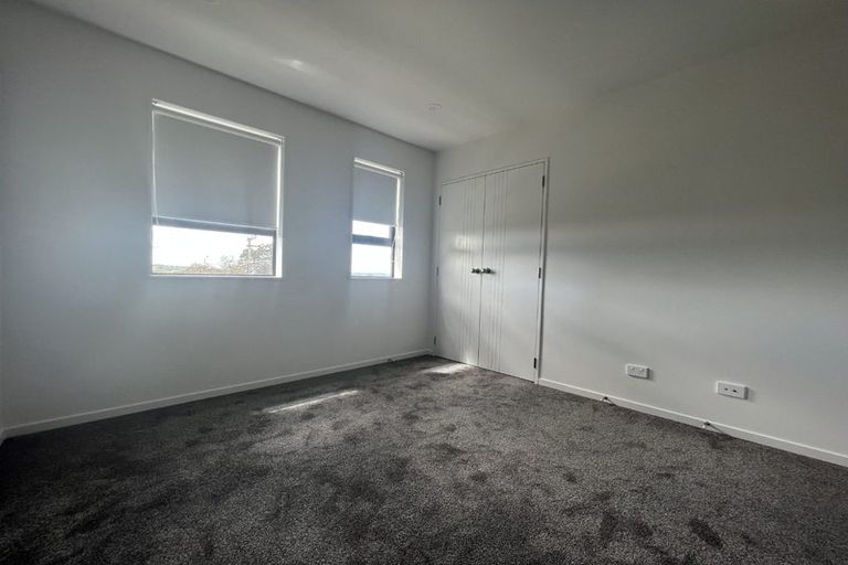 Photo of property in 1/43 Ranui Avenue, Ranui, Auckland, 0612