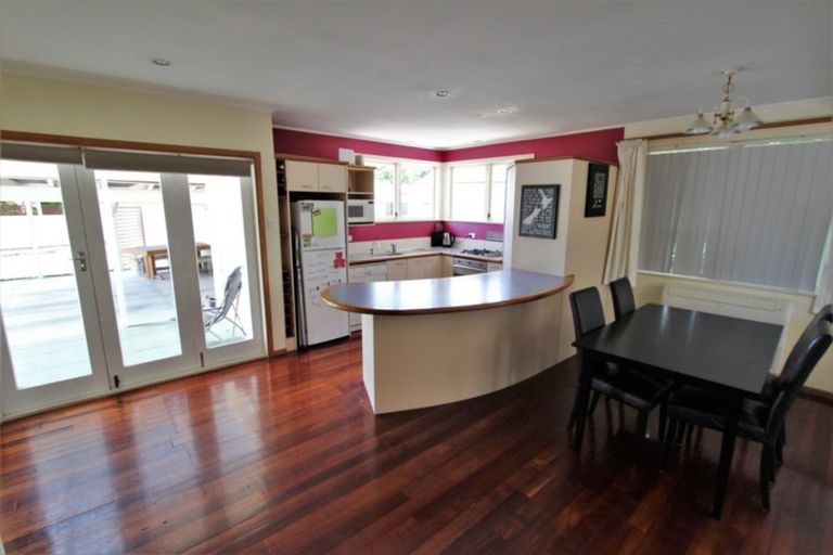 Photo of property in 16 Kenmore Place, Tokoroa, 3420