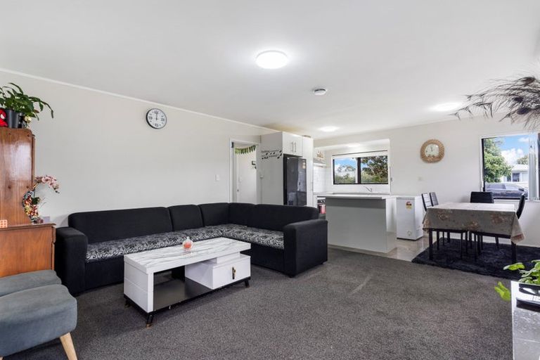 Photo of property in 2/13 John Street, Mangere East, Auckland, 2024