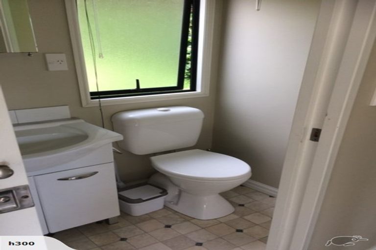 Photo of property in 82 Southernthread Road, Brooklyn, Wellington, 6021